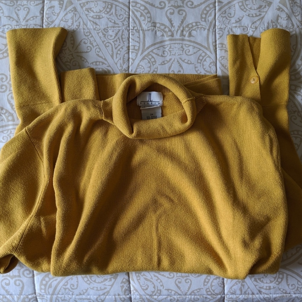Jessica London Studio | Mustard Yellow Turtleneck